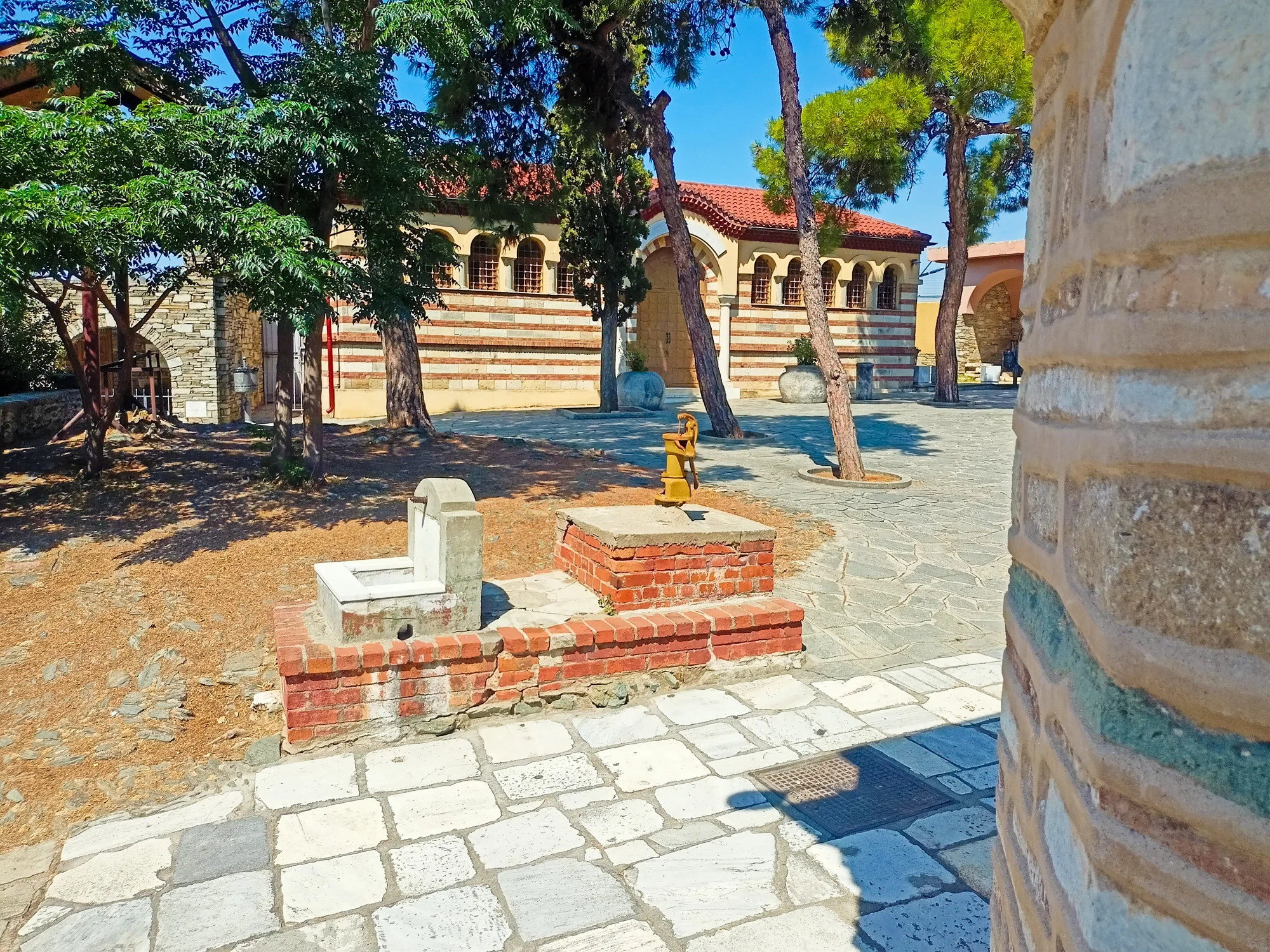 Old Town Monastery Courtyard Thessaloniki Private Tour