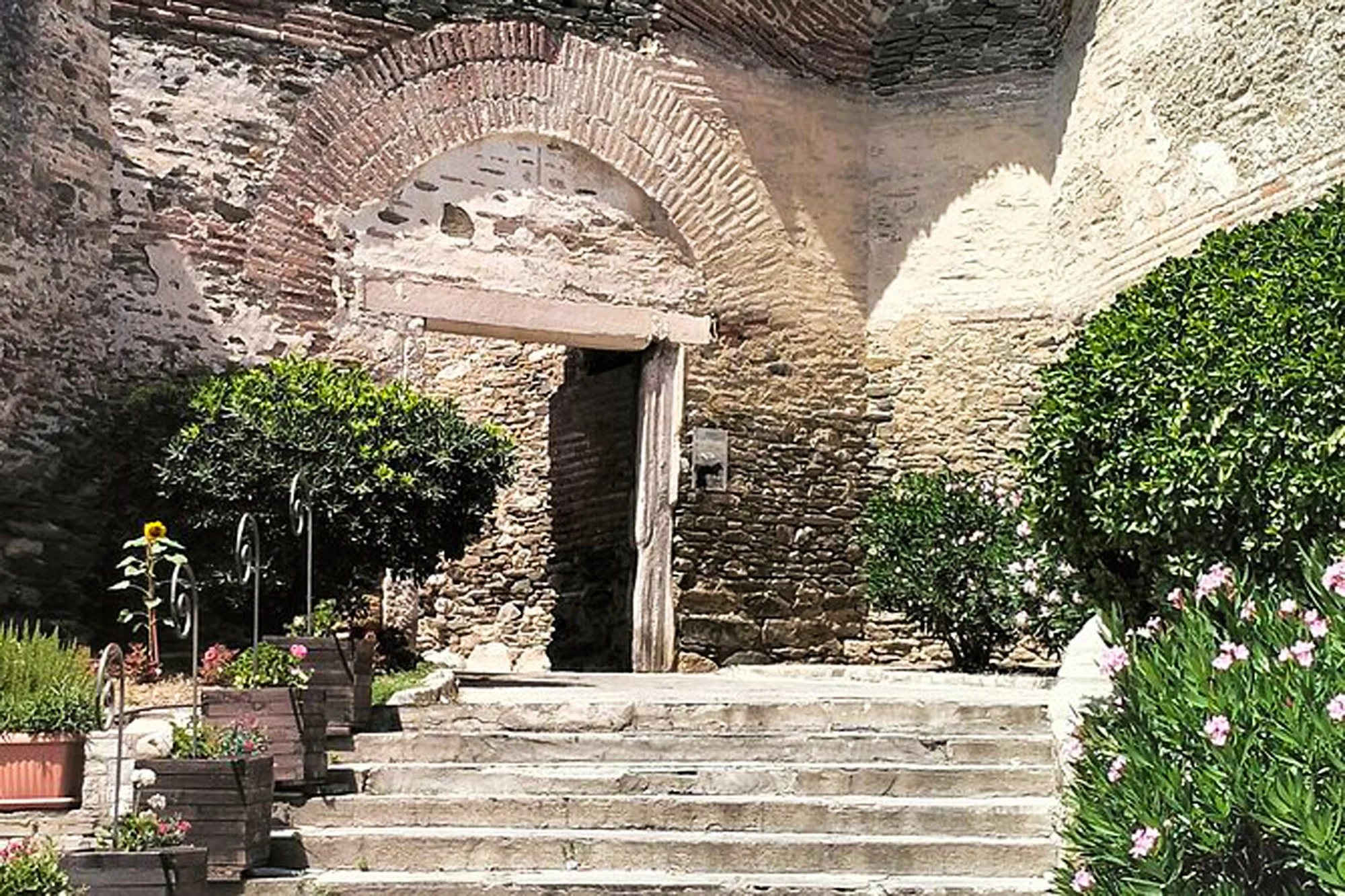 Thessaloniki Byzantine Church Entrance Private Tour
